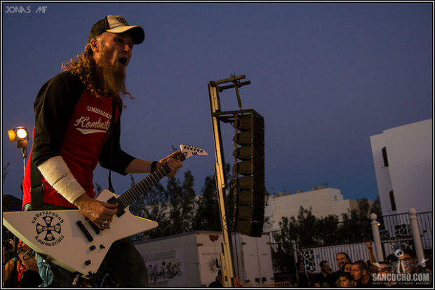 Underground Kombustible en concierto 